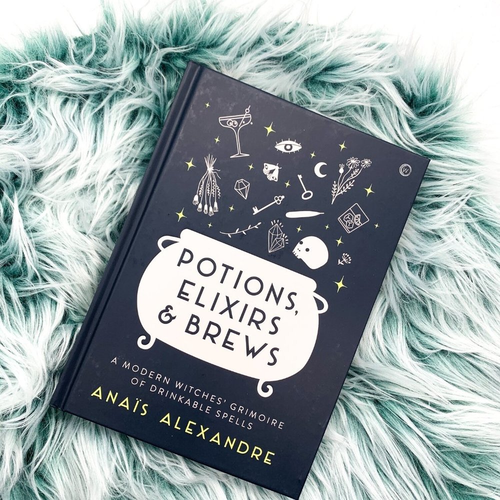 Potions, Elixirs & Brews: A modern witches' grimoire of drinkable spells - Picture 1 of 1
